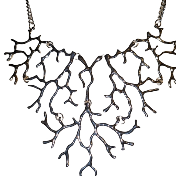 NEW  AVON NAUTICAL NECKLACE - Picture 2 of 3